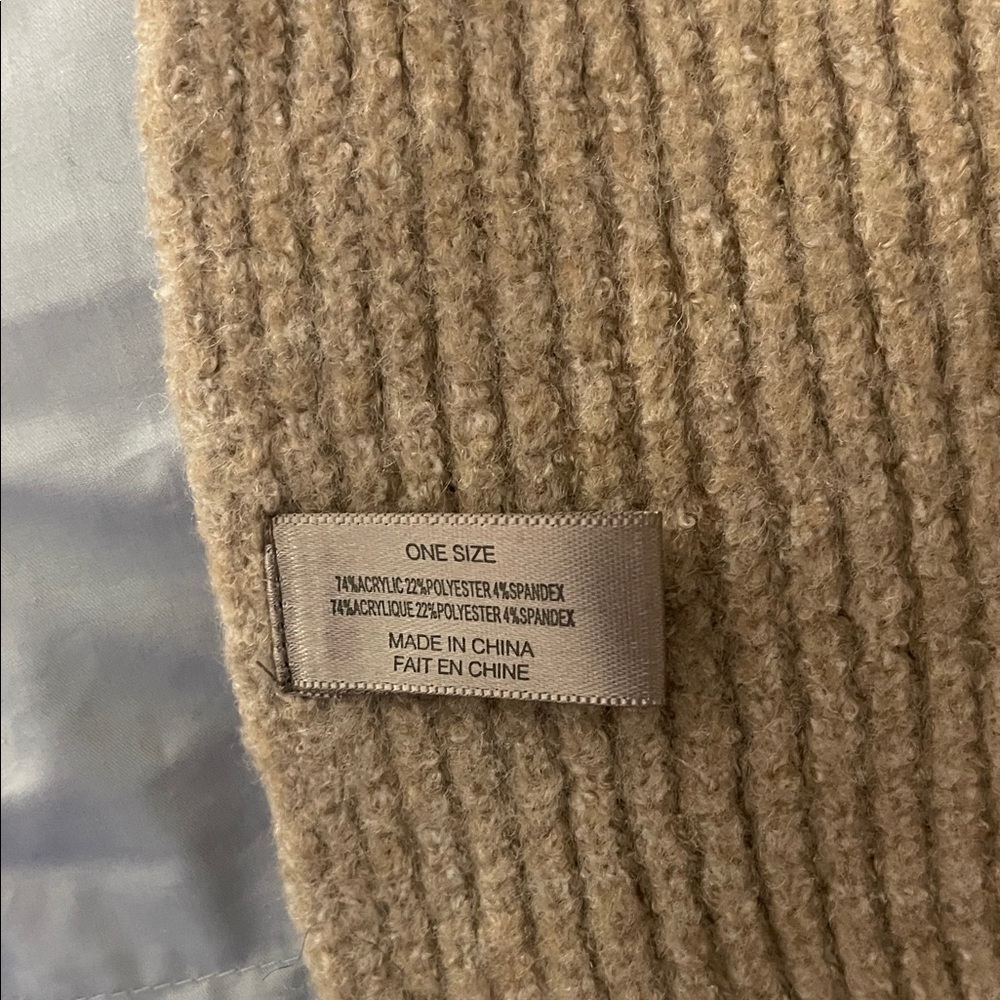 Chic Tan Knit Wrap with Faux Fur Trim NWT - Picture 4 of 8